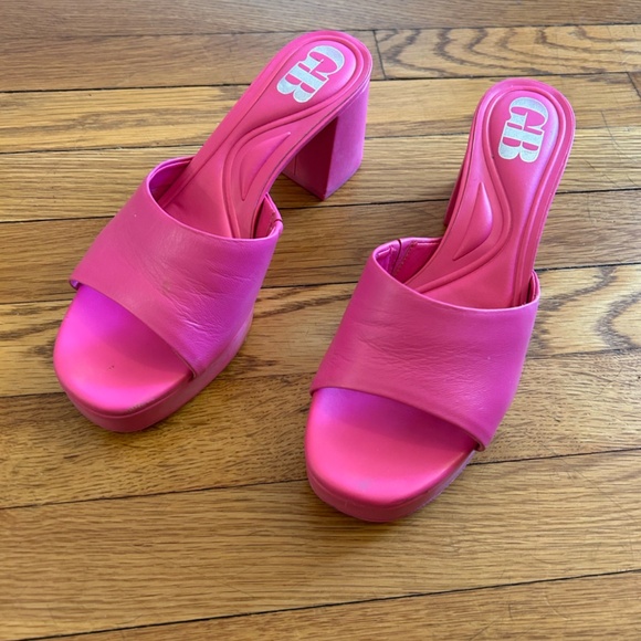 Gianni Bini Sweet Dreams Leather Platform Sandals - Picture 2 of 4